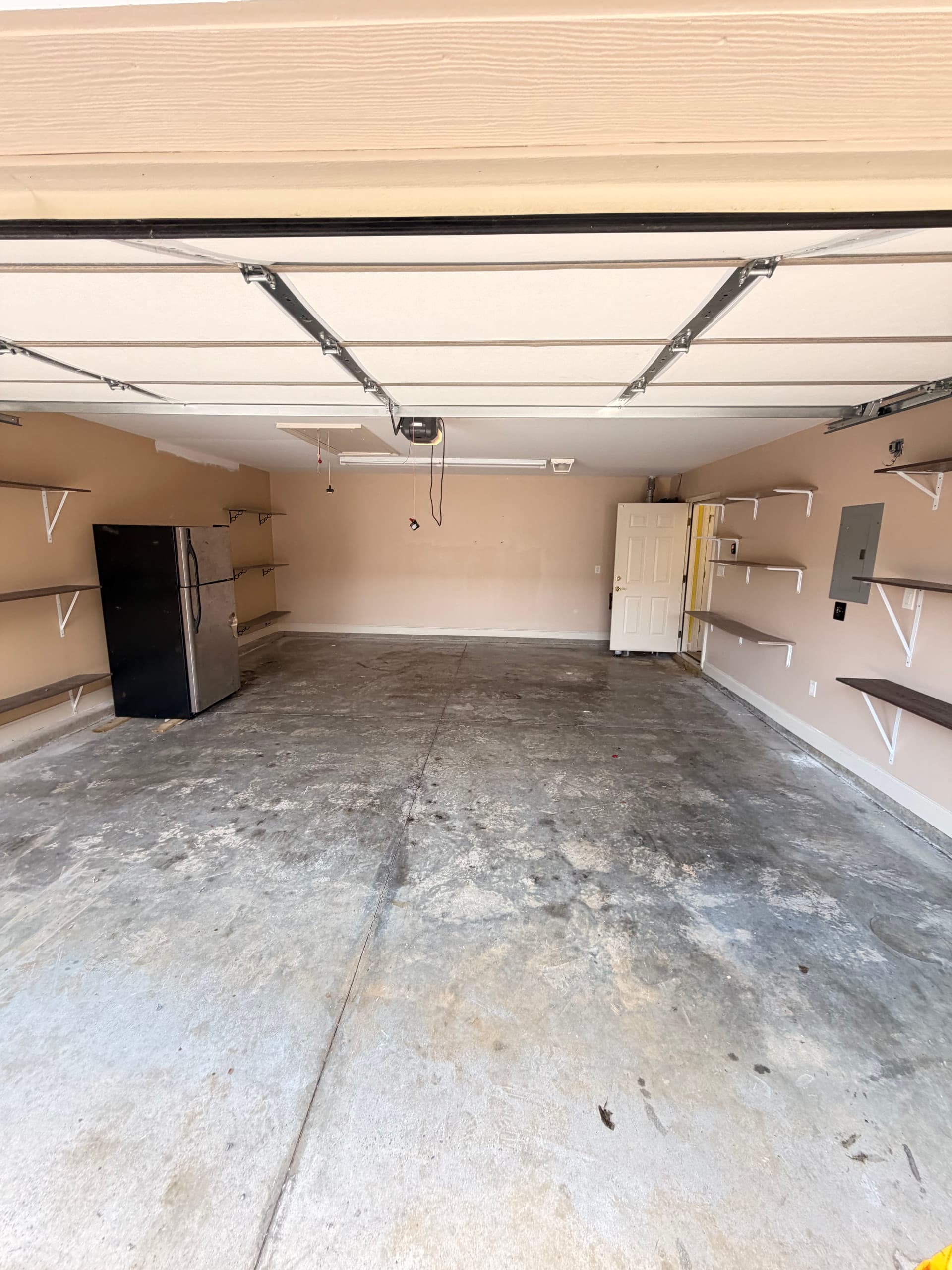Gallery photos for Full Townhome Cleanout Gets Greensboro Property Listing-Ready: Image #1