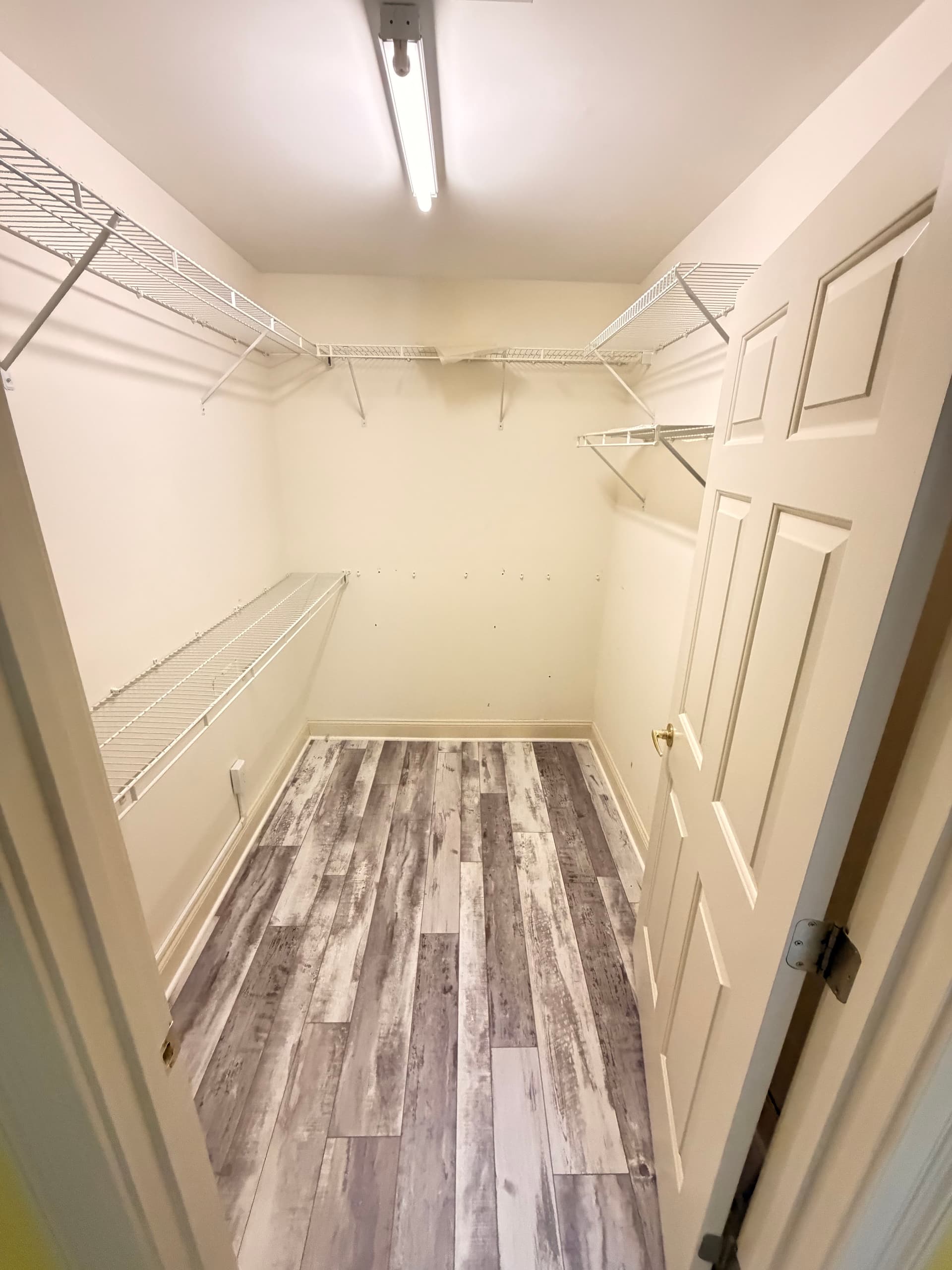 Gallery photos for Full Townhome Cleanout Gets Greensboro Property Listing-Ready: Image #5