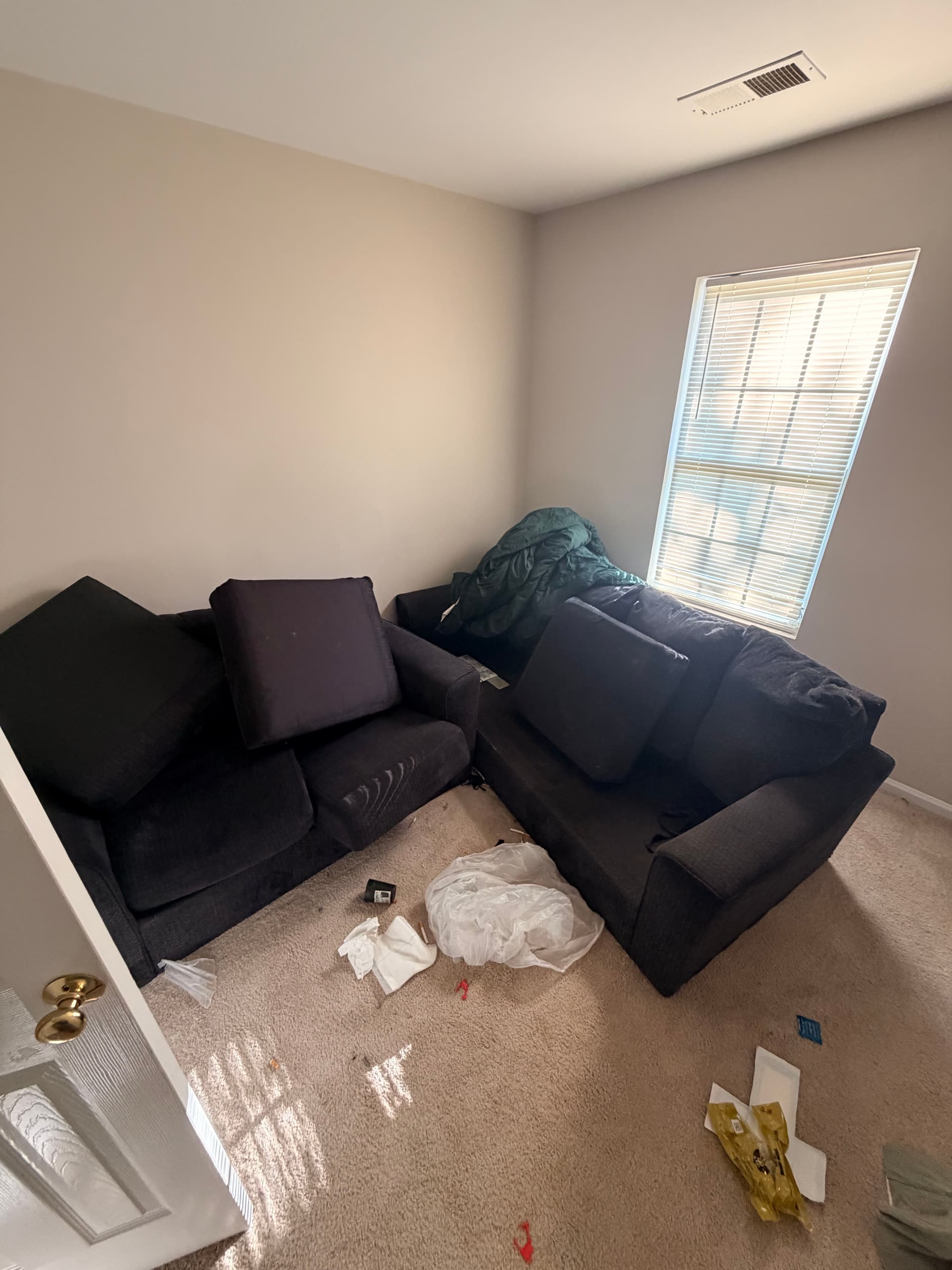 Gallery photos for Full Property Cleanout in High Point Gets This Home Rent-Ready: Image #4